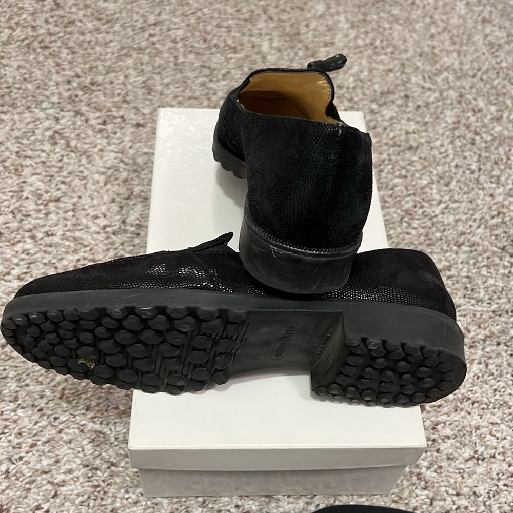 Black softlack taupe shoes. Great condition. Made in Italy. Size 37. Very comfy - Picture 4 of 5